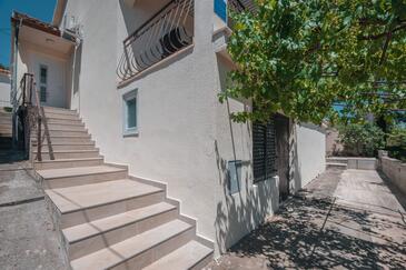 Apartments by the sea Molat - 18433