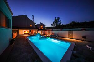 Family friendly apartments with a swimming pool Sukošan, Zadar - 18452