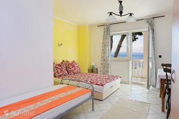 Apartments by the sea Mali Rat, Omiš - 18485