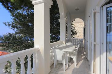 Apartments by the sea Mali Rat, Omiš - 18485