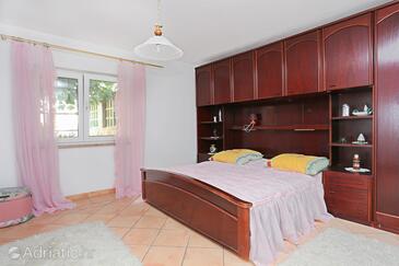 Apartments by the sea Mali Rat, Omiš - 18485