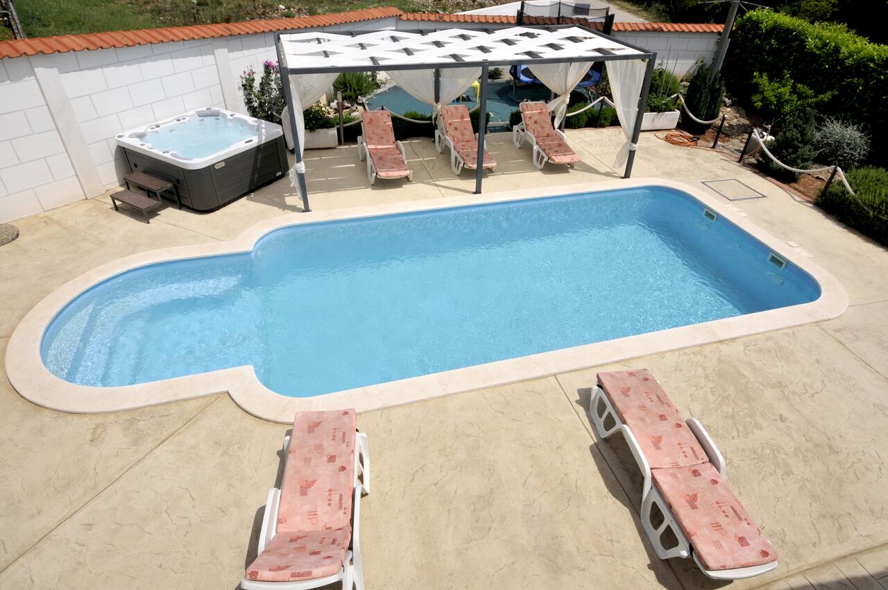 Courtyard - Luxury villa with a swimming pool Plano, Trogir