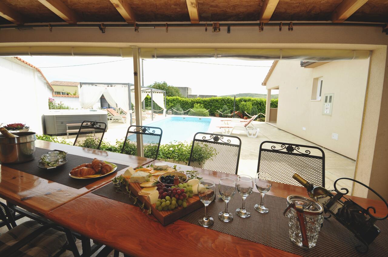 Courtyard - Luxury villa with a swimming pool Plano, Trogir