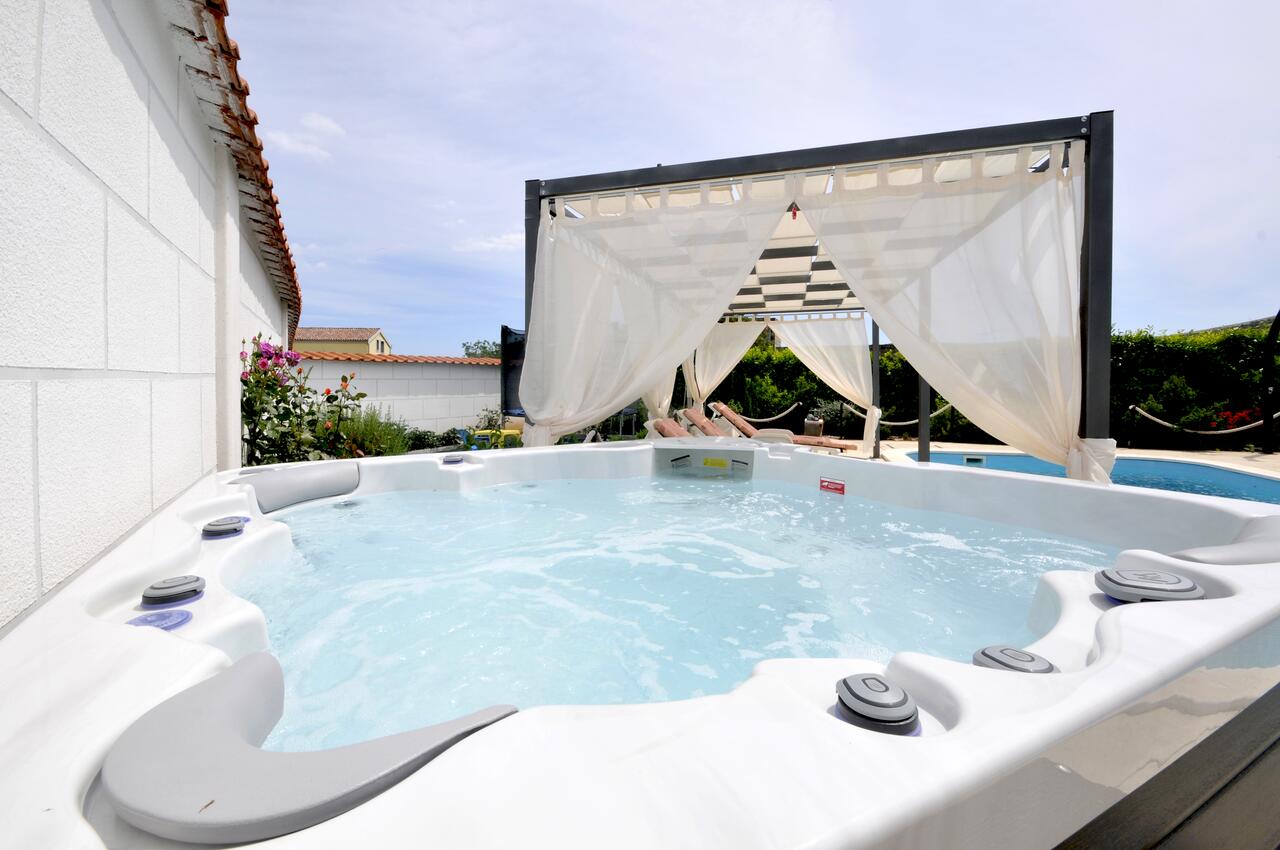Courtyard - Luxury villa with a swimming pool Plano, Trogir