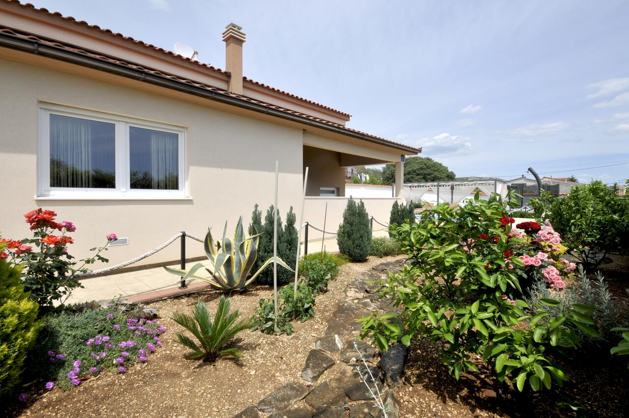 Courtyard - Luxury villa with a swimming pool Plano, Trogir