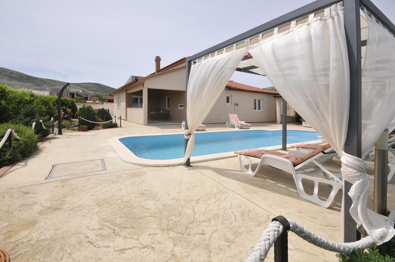 Courtyard - Luxury villa with a swimming pool Plano, Trogir