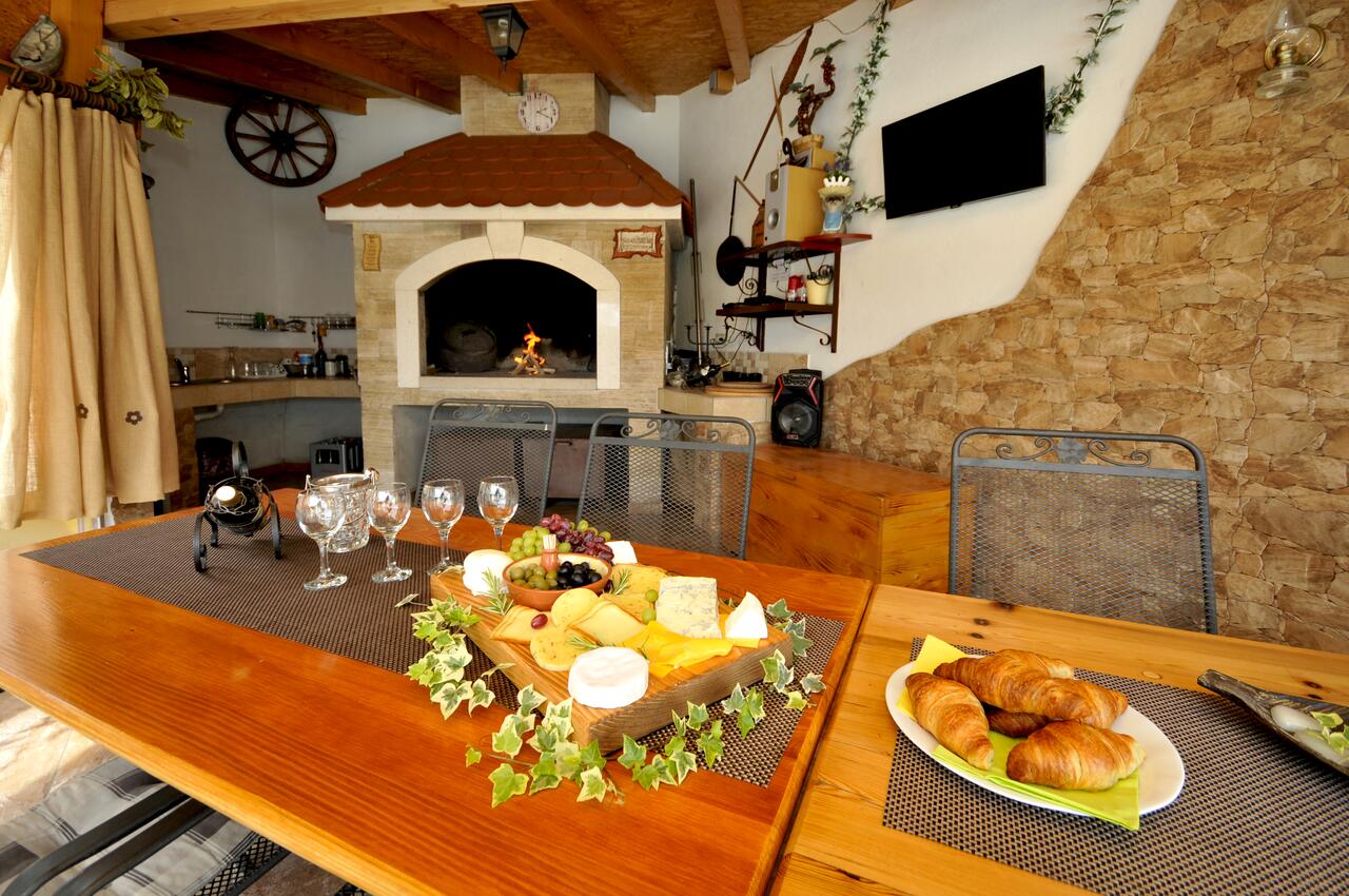 Courtyard - Luxury villa with a swimming pool Plano, Trogir