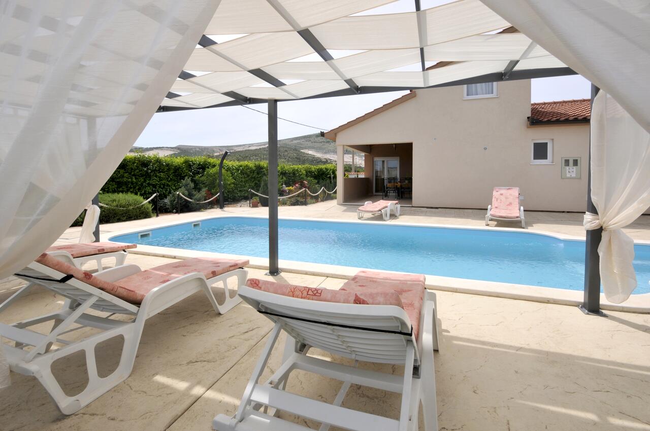 Courtyard - Luxury villa with a swimming pool Plano, Trogir