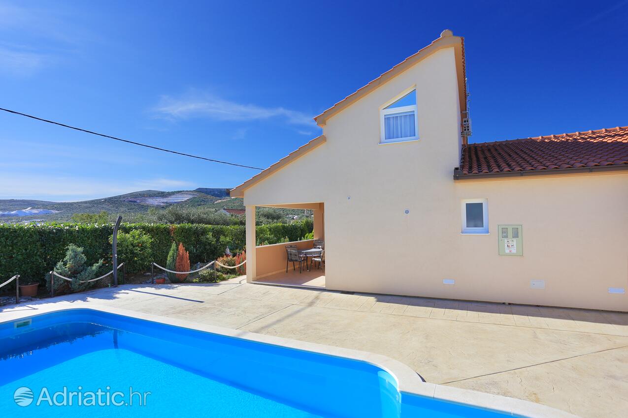 Property - Luxury villa with a swimming pool Plano, Trogir