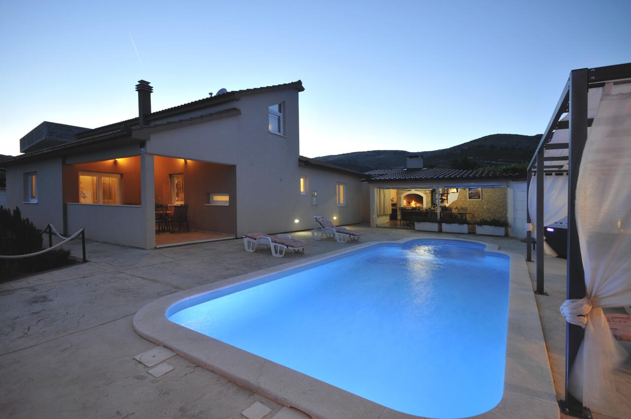 Property - Luxury villa with a swimming pool Plano, Trogir