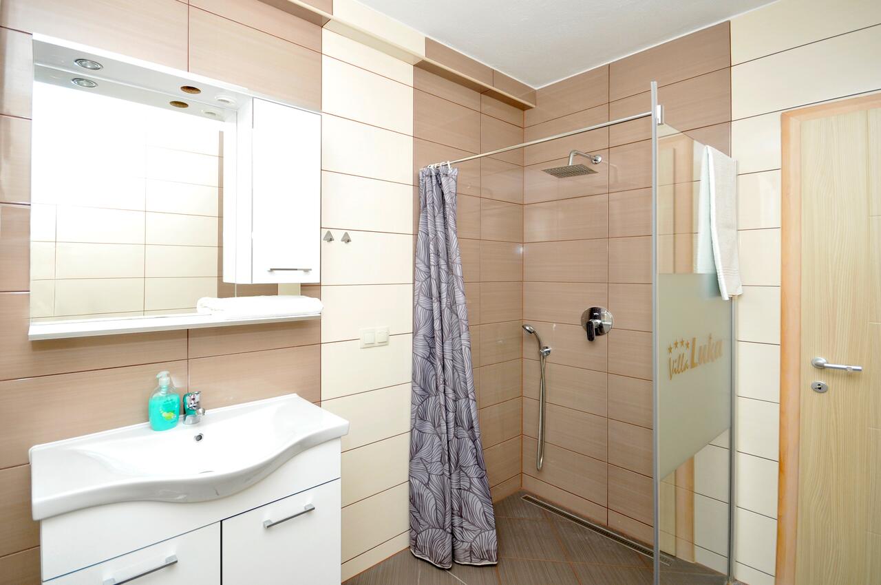 K-18490 - Private accommodation - Luxury villa with a swimming pool Plano, Trogir