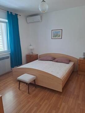 Ferienwohnungen mit Parkplatz Brela, Makarska - 18495