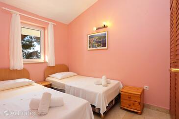 Apartments with parking space Marušići, Omiš - 18497