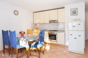 Apartmani s parkingom Makarska - 18498