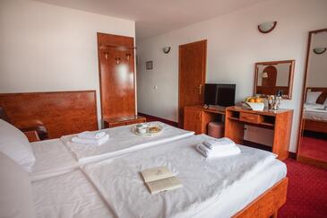 Rooms with a swimming pool Crikvenica - 18502