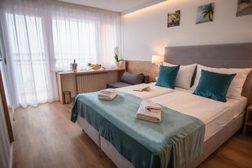 Rooms with a swimming pool Crikvenica - 18502