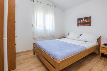 Apartmani s parkingom Vir - 18518