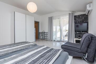 Apartments by the sea Vir - 18525