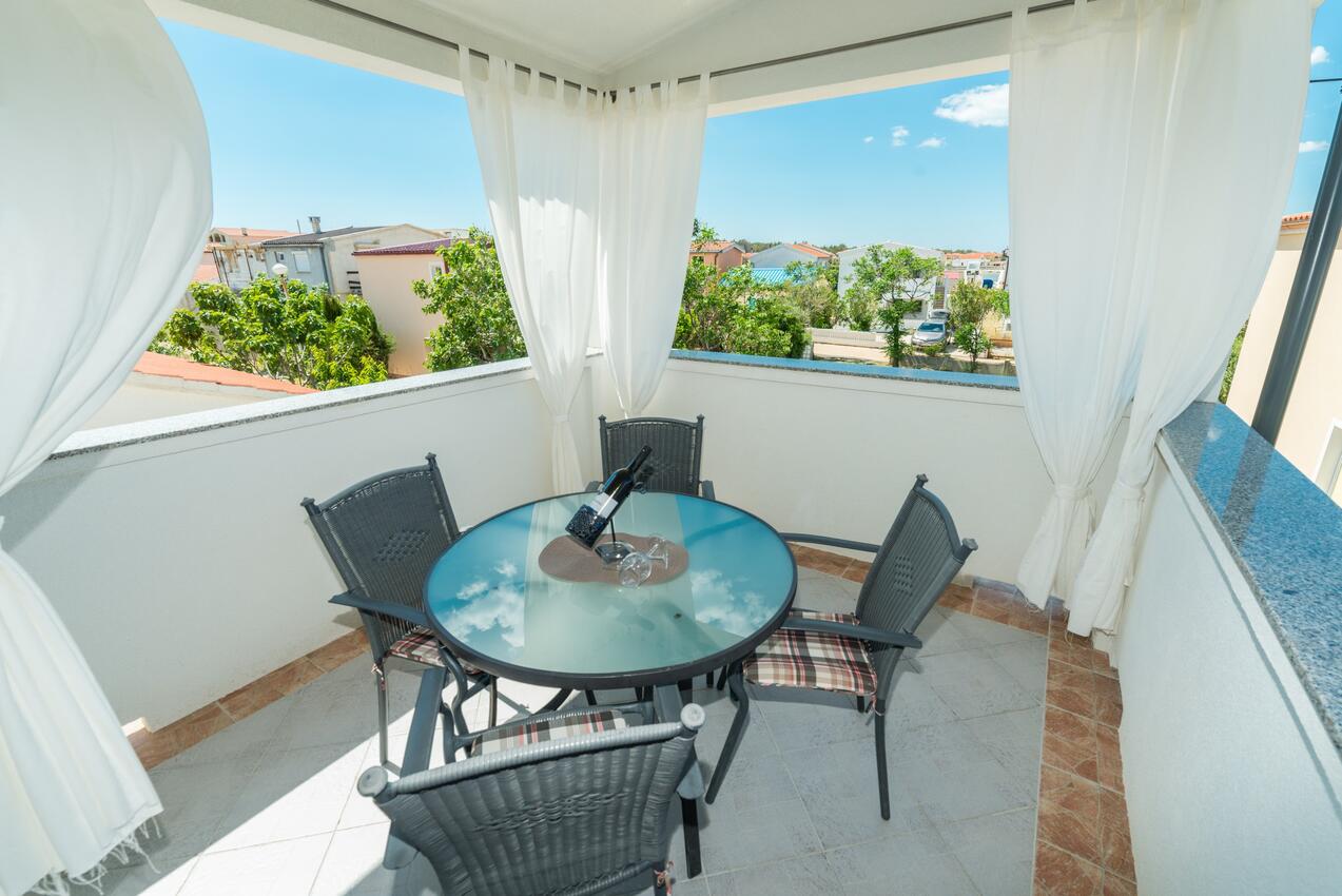 Apartments by the sea Vir - 18525