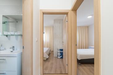 Apartments with parking space Vir - 18539