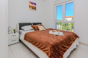 Lejlighedens parkeringsplads Vir - 18541