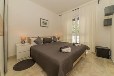 Lejlighedens parkeringsplads Vir - 18550