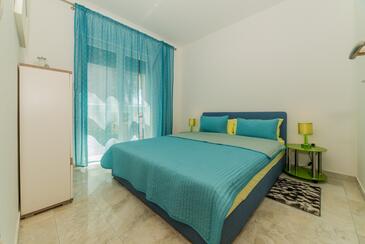 Lejlighedens parkeringsplads Vir - 18550