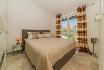 Leiligheter med parkering Vir - 18550