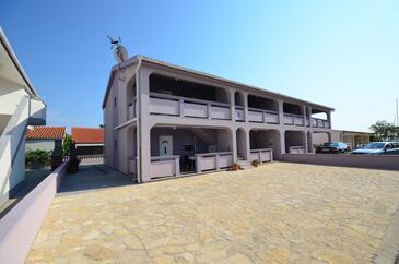 Apartments with parking space Vir - Kozjak, Vir - 18556 Adriatic.hr