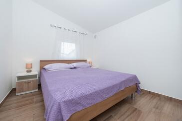 Apartmanok parkolóhellyel Vir - 18560