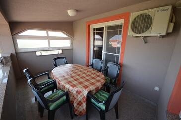 Appartamenti con parcheggio Puntadura - Vir - 18562