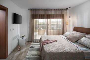 Lyxvilla med pool Vir - 18568