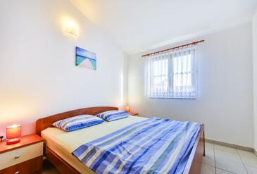 Apartments with terrace Vir, North Dalmatia