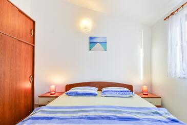 Apartments with terrace Vir, North Dalmatia
