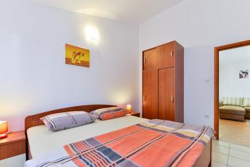 Apartments with terrace Vir, North Dalmatia