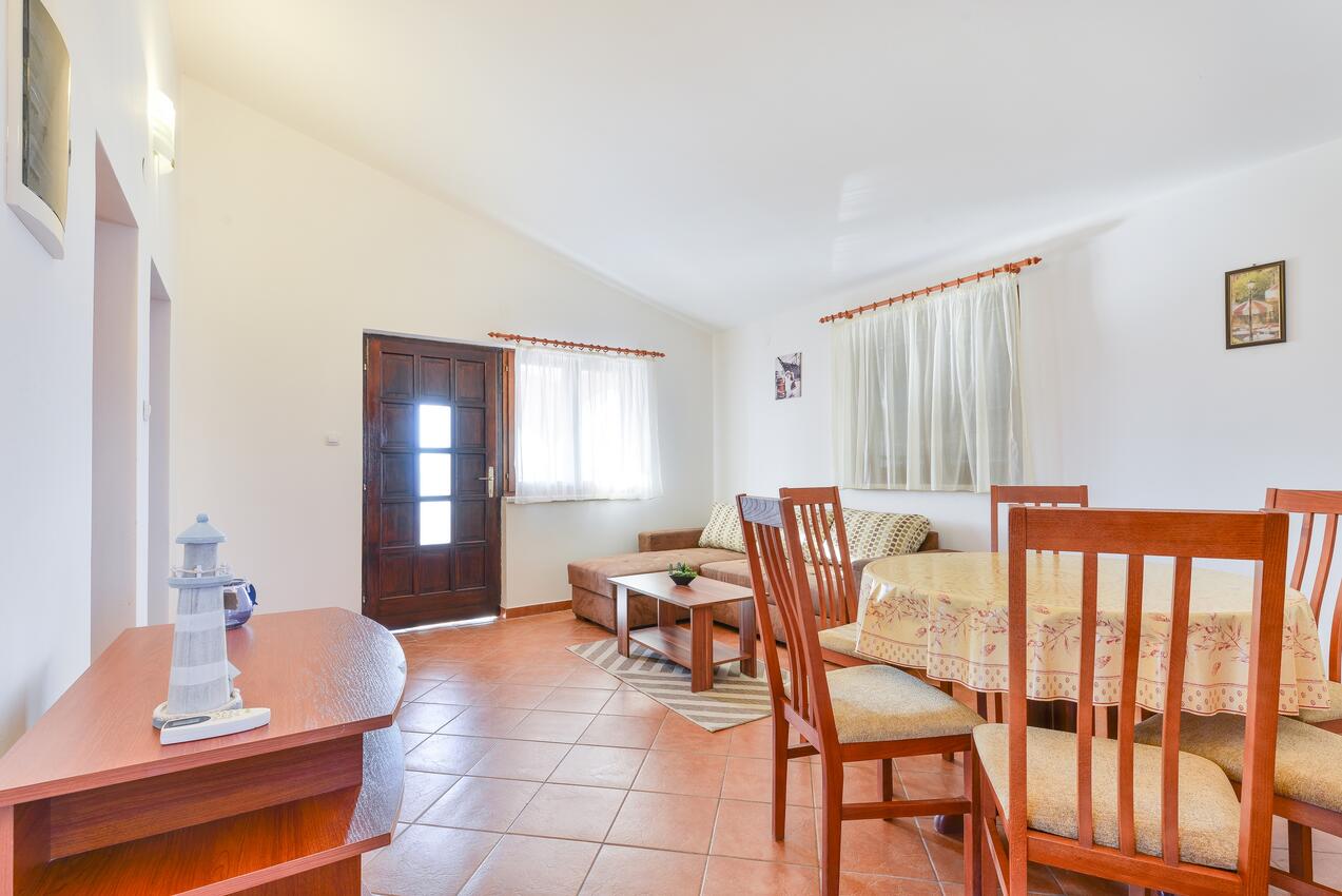 Apartments with terrace Vir, North Dalmatia
