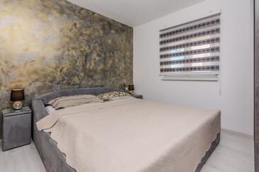 Apartments by the sea Vir - 18591