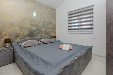 Apartments by the sea Vir - 18591