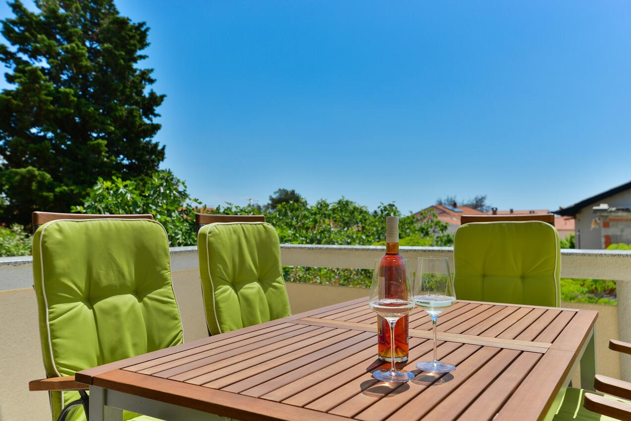 Apartmani s parkingom Vir - 18592