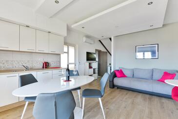 Apartments with parking space Vir - 18592