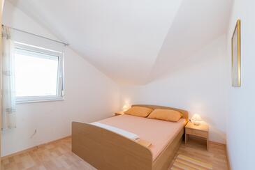 Apartments by the sea Vir - 18603