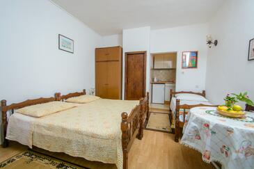 Apartments by the sea Arbanija, Čiovo - 18624