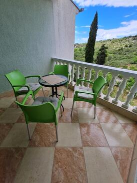 Ferienwohnungen mit Parkplatz Murter - 18630