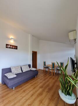 Apartments with parking space Murter - 18630