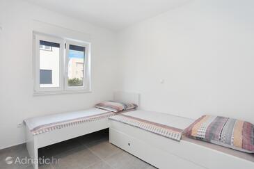Apartmanok családok részére medencével Mavarstica, Ciovo - 18642