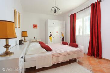 Apartments by the sea Seget Donji, Trogir - 18648