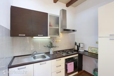 Apartments by the sea Seget Donji, Trogir - 18648