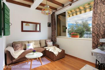 Apartments by the sea Seget Donji, Trogir - 18648