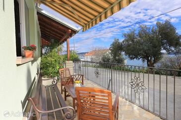 Apartments by the sea Seget Donji, Trogir - 18648