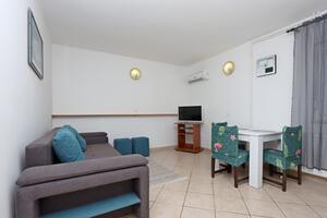 1-Zimmer-Ferienwohnung Supetarska Draga - Gonar, Rab (A-18650-b)